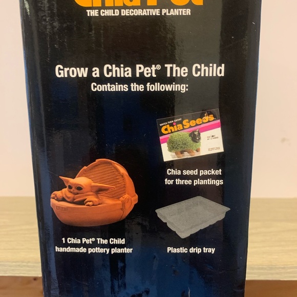 2020 New in Box Chia Pet Star Wars The Madalorian Baby Yoda Grogu Planter Kit - Picture 5 of 7